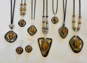 stoneware clay, diamond shape pendants, adjustable cotton cord, tiger eye gemstone cabachon, elena calderon handmade jewelry, beaded necklace